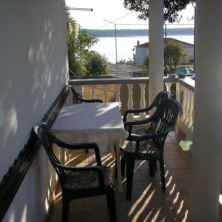 Apartmani Tariba Banjol Buitenkant foto