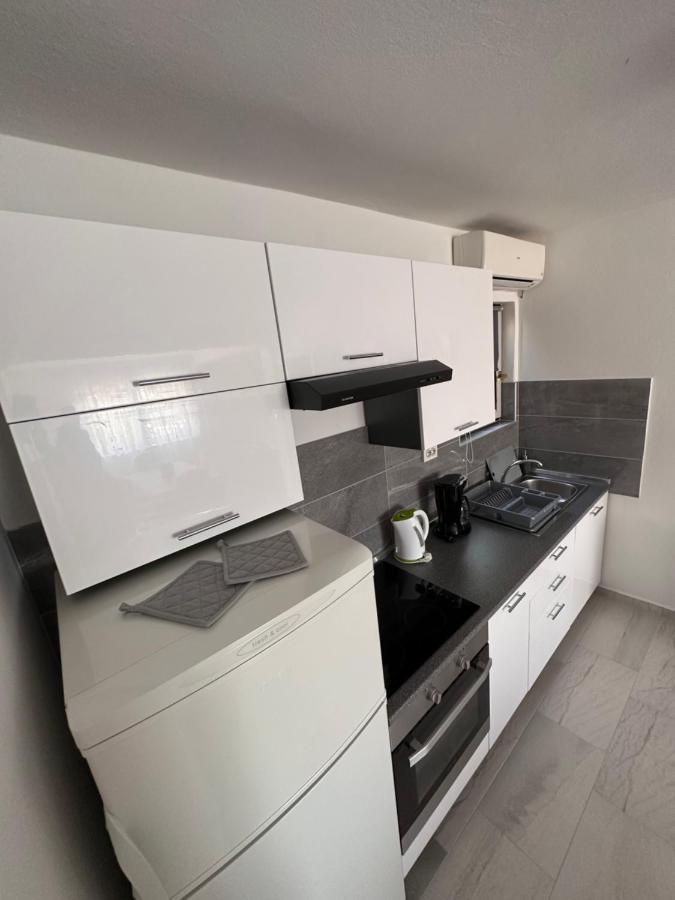 Apartmani Tariba Banjol Buitenkant foto